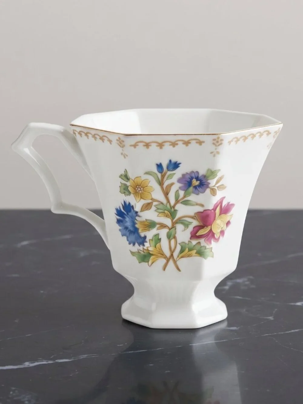 Vintage NIKKO Classic Collection Floral Bone China Footed Coffee Mug Japan 3.75